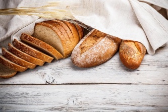 /upload/iblock/a54/depositphotos_19378611_stock_photo_freshly_baked_traditional_bread.jpg